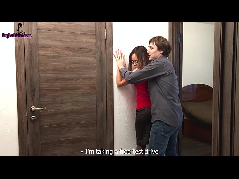 ❤️ Szexi ingatlanügynöknő érzékien kiveri a punciját és baszik, miközben eladja a lakását - Krempai Szex at hu.eviewporn.ru ️